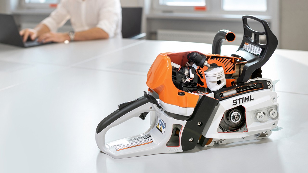 Відкритий магнієвий поршень бензинової ланцюгової пилки STIHL MS 400 C-M без шини