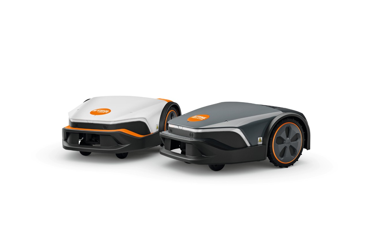 STIHL iMOW® і STIHL iMOW® EVO на білому фоні