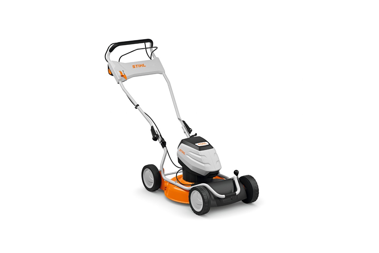 Мульчувальна косарка STIHL RMA 2 RV на білому фоні